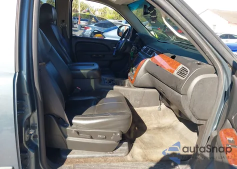 2010 Chevrolet Tahoe Lt z USA, uszkodzony, nr VIN 1GNMCBE30AR198803